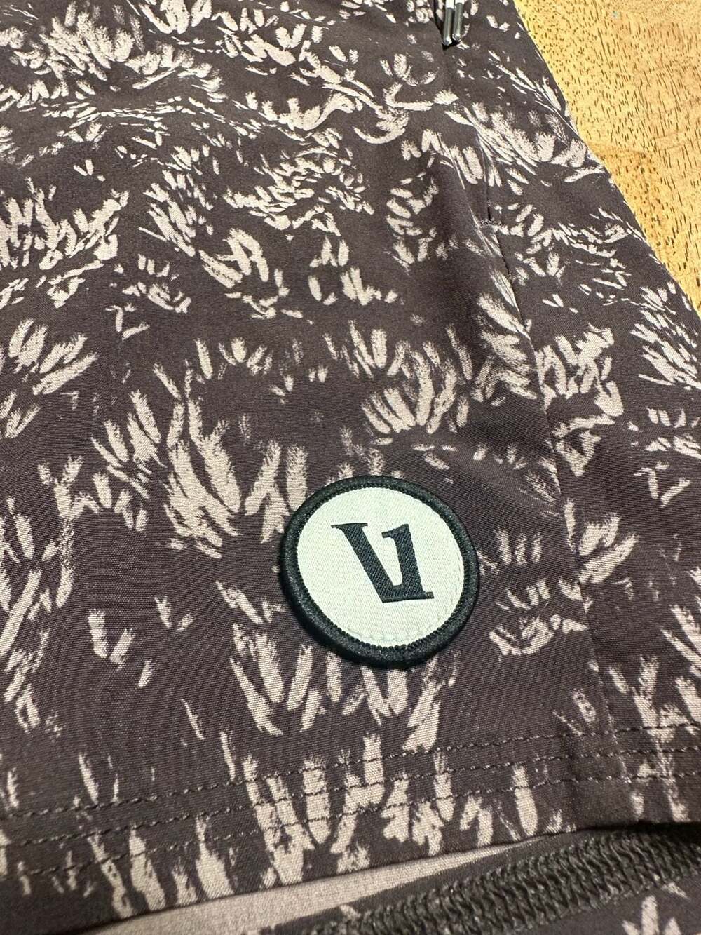Vuori Men's Kore Short in Charcoal Brush Palm Print - Picture 2 of 15